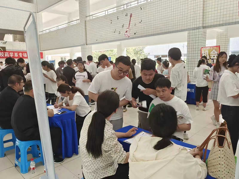 У�����֮·����ʏ�������t(y��)ˎ���޹�˾���������t(y��)ˎ�ߵȌ��ƌW(xu��)УУ�@��Ƹ��(hu��)